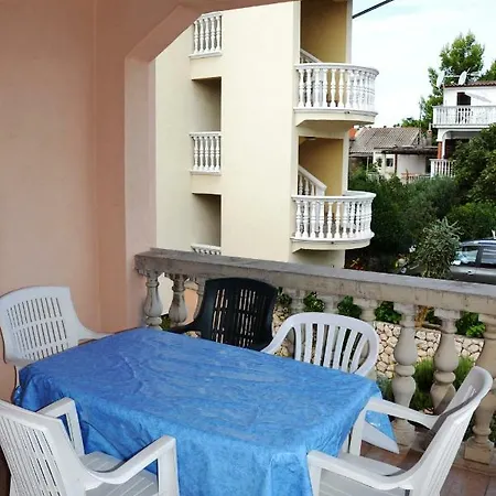 Pakostane, Spacious Ap 6+2 Апартаменты *