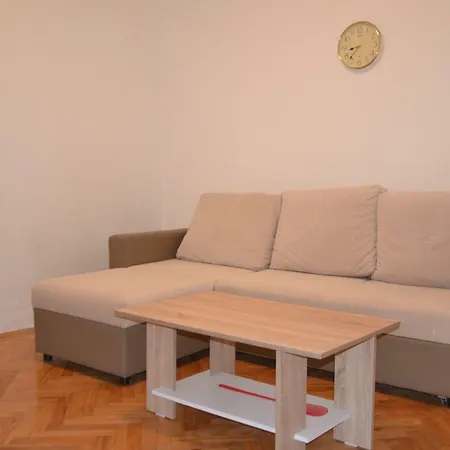 Pakostane, Spacious Ap 6+2 Апартаменты Пакоштане