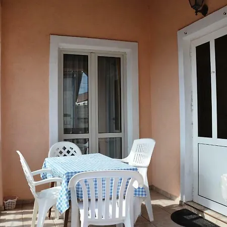 Pakostane, Spacious Ap 6+2 Apartment Pakostane