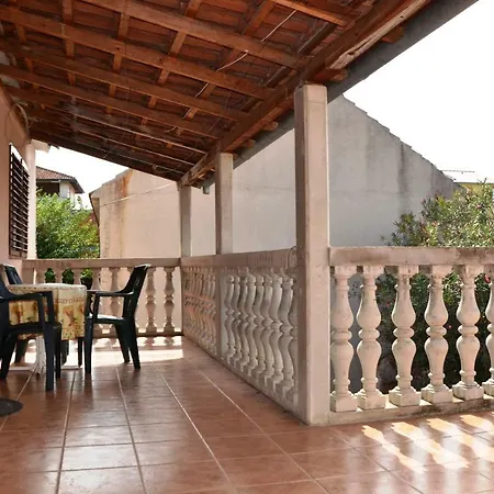 Apartment Pakostane, Spacious Ap 6+2 *