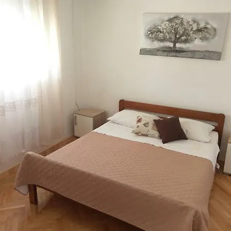 Pakostane, Spacious Ap 6+2 Apartment *